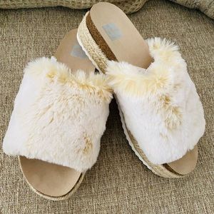 Dolce Vita New in Box Fur Sandals / Slides outerwear size 11 M
